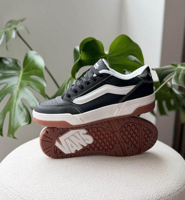 VANS HYLANE