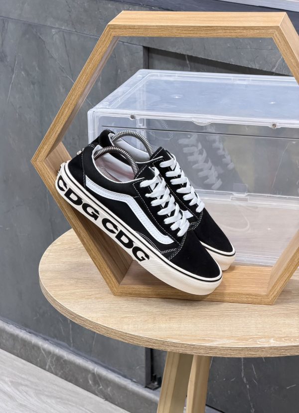 0544e404-6c14-485f-9eff-2f9c79a3ee53.jpg VANS