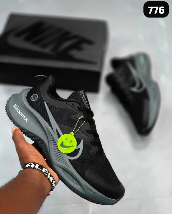 NIKE ZOOM