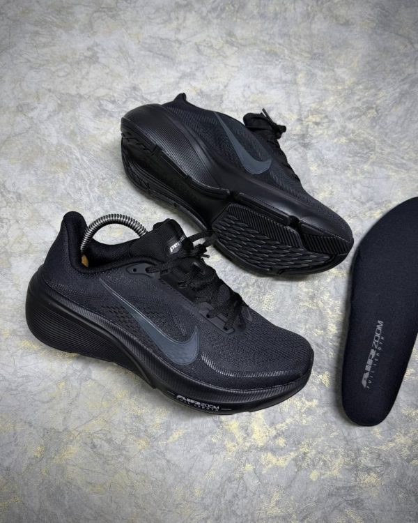 10ec403d-75a2-41c1-97d0-74c5eea65c31.jpg NIKE AIR ZOOM