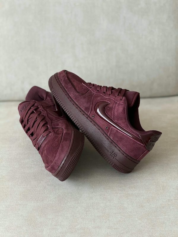 NIKE AIR FORCE