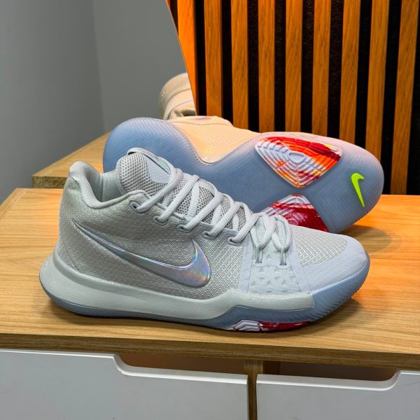 NIKE KYRIE IRVING