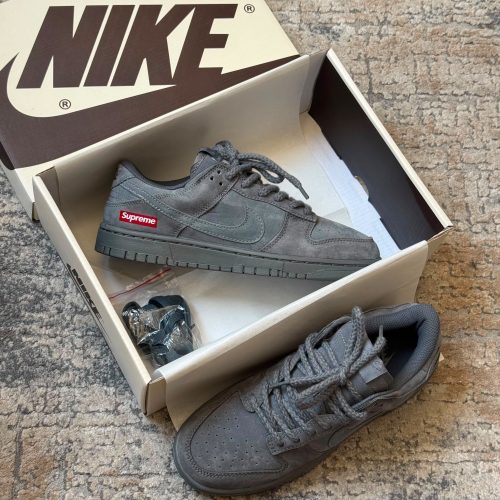 NIKE SB SUPREME
