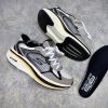 SKECHERS MAX CUSHIONING