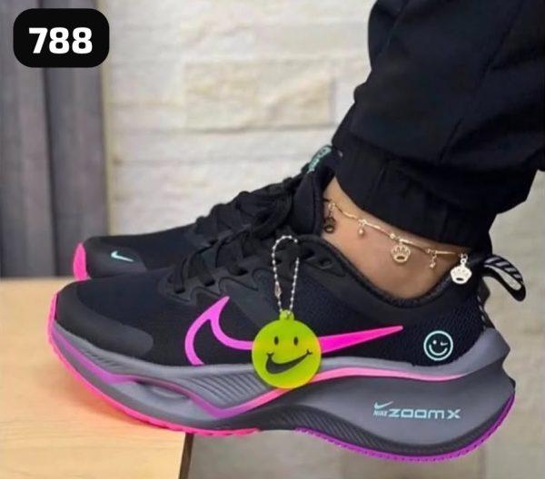 2b9685a9-8f0b-408e-a452-a914e68c49de.jpg NIKE ZOOM
