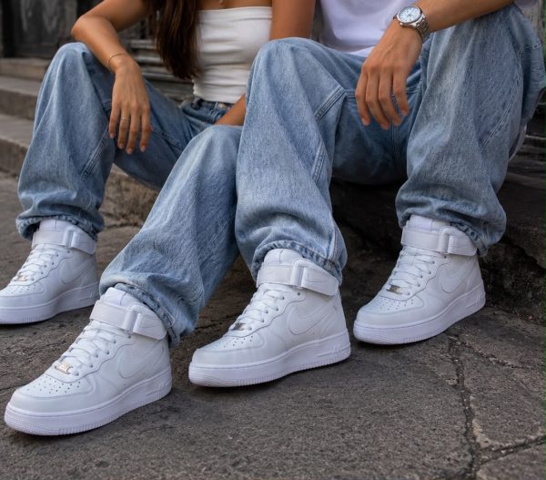 NIKE AIR FORCE 1 MID