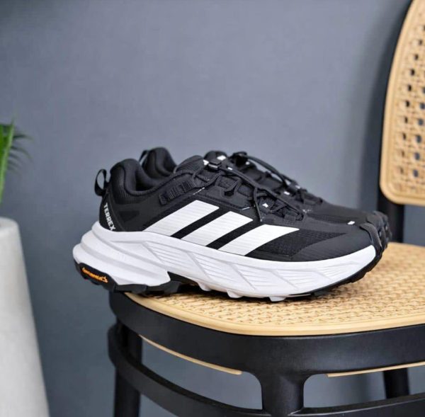 Adds TERREX FREEHIKER