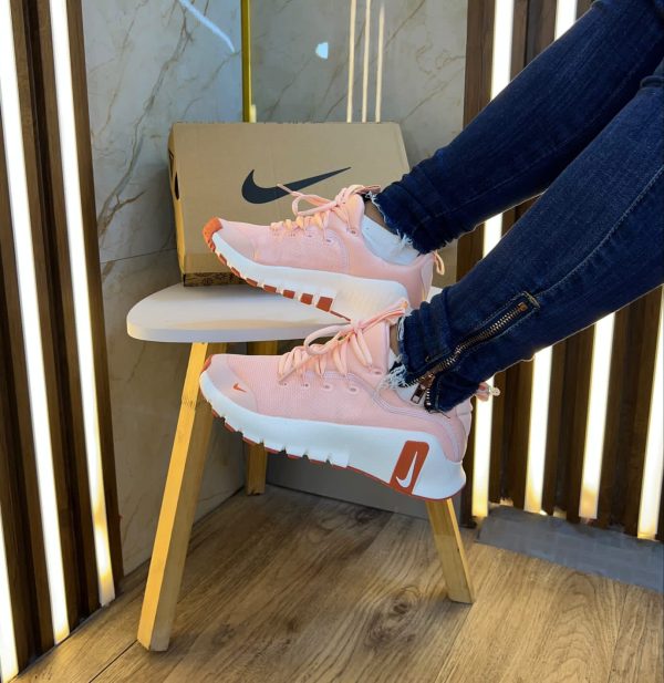 NIKE FREE METCON