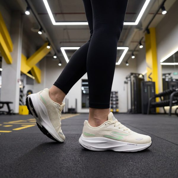 SKECHERS