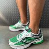 SAUCONY