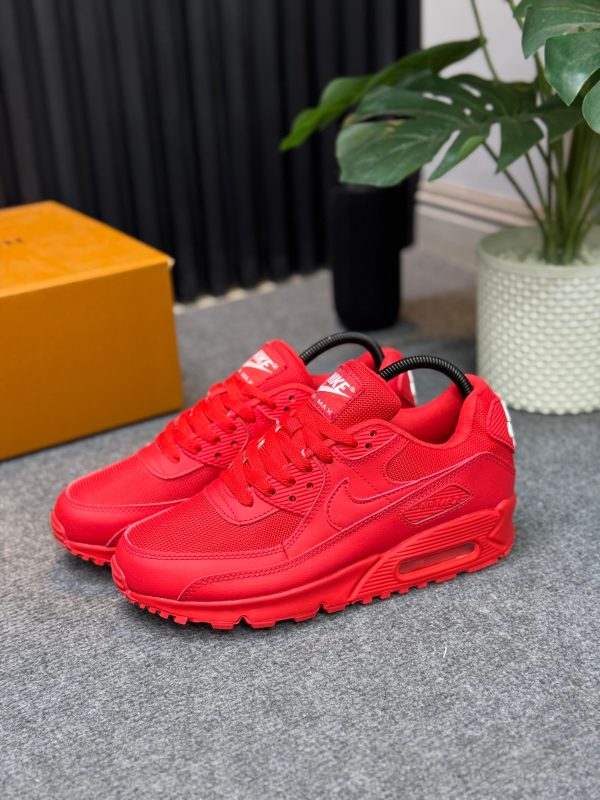 NIKE AIR MAX