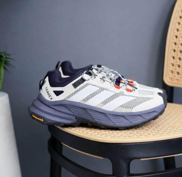 Adds TERREX FREEHIKER