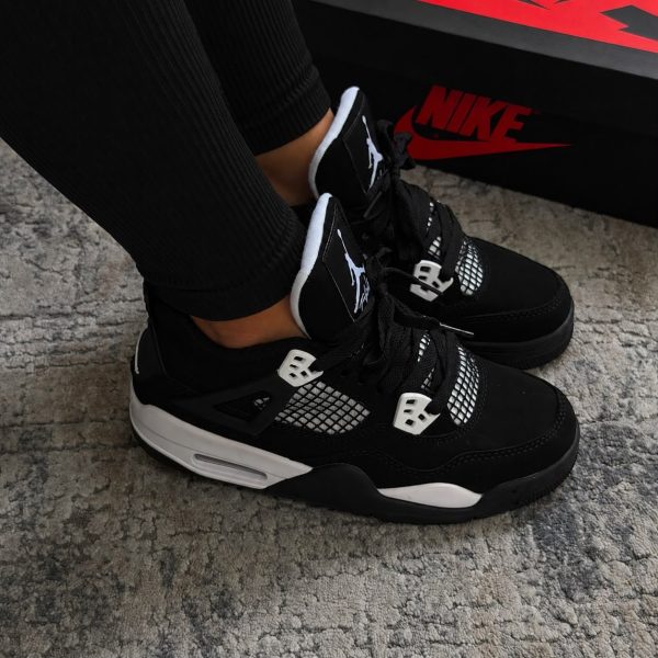 JORDAN RETRO