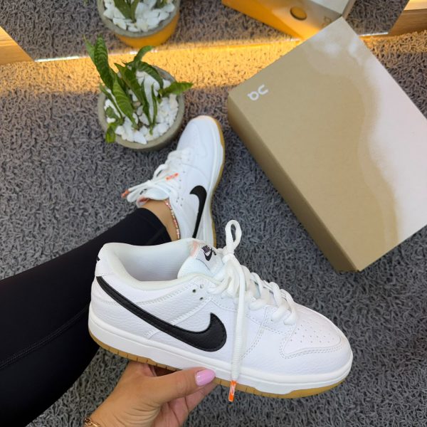 NIKE SB DUNK