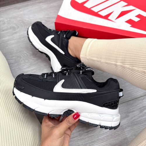 NIKE VOMERO ROAM