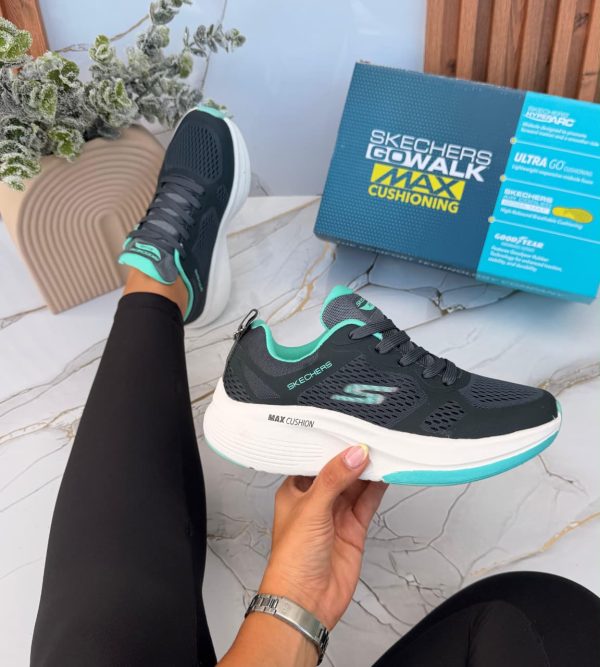 SKECHERS