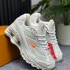 NIKE SHOX SUPREME