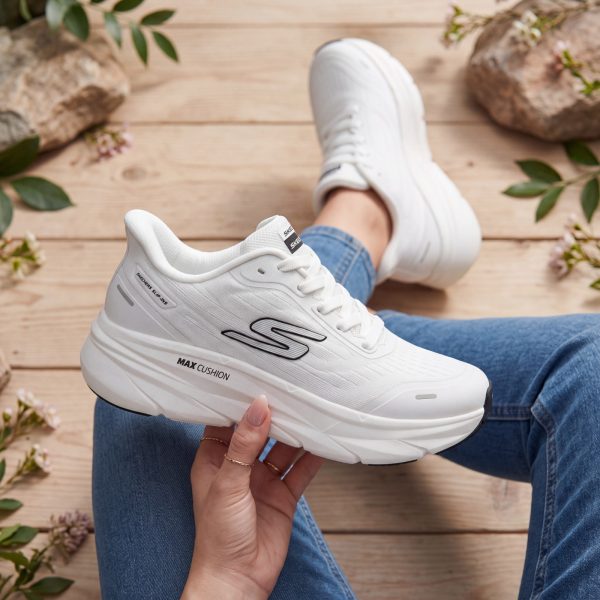 SKECHERS