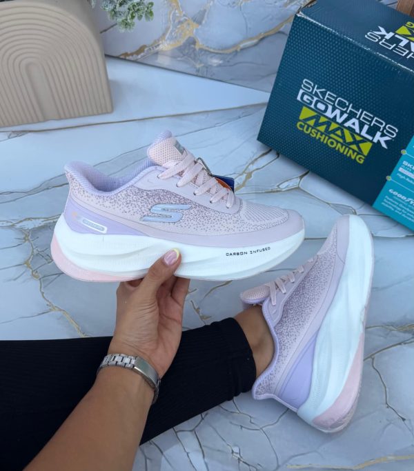 SKECHERS