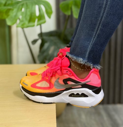 NIKE STRUCTURE PLUS