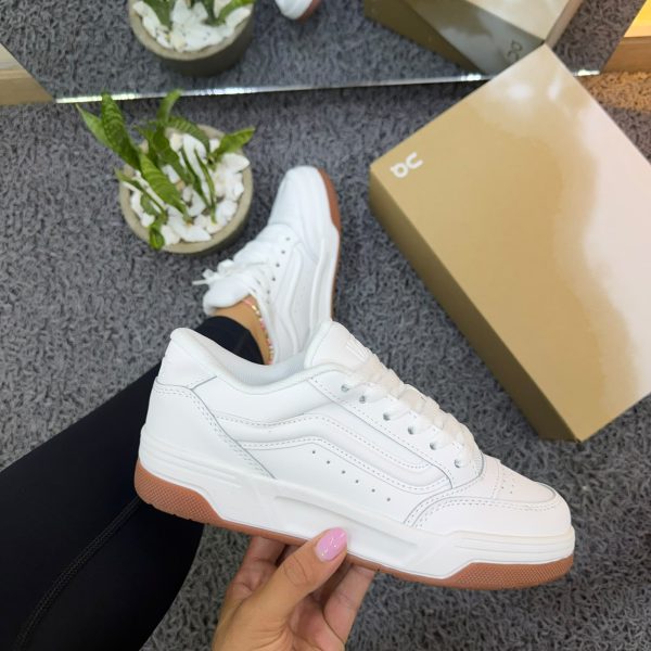 VANS HYLANE