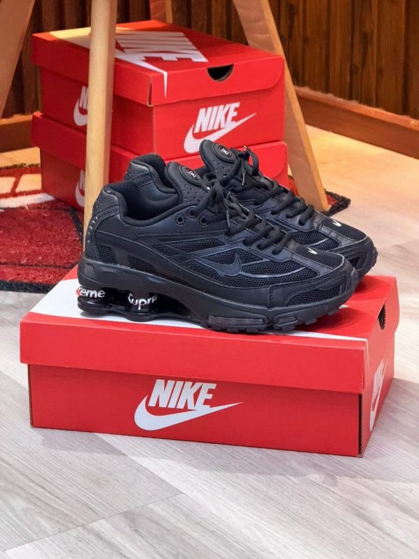NIKE SHOX SUPREME