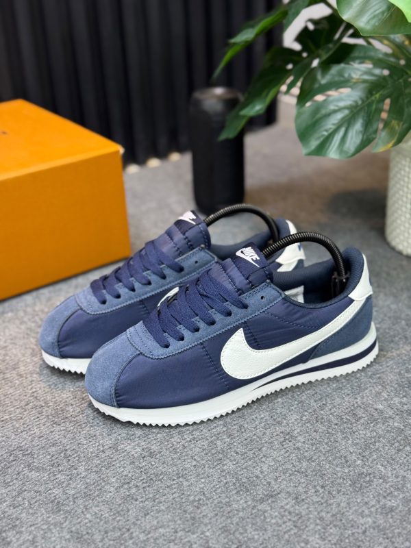 NIKE CORTES