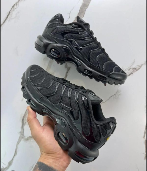 898750f9-232d-4ad3-8b2f-62f1b67cdbfa.jpg NIKE TN