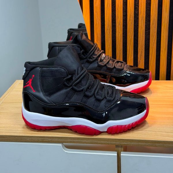 JORDAN RETRO BOTA