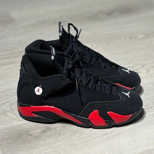 JORDAN RETRO "COLMILLO"
