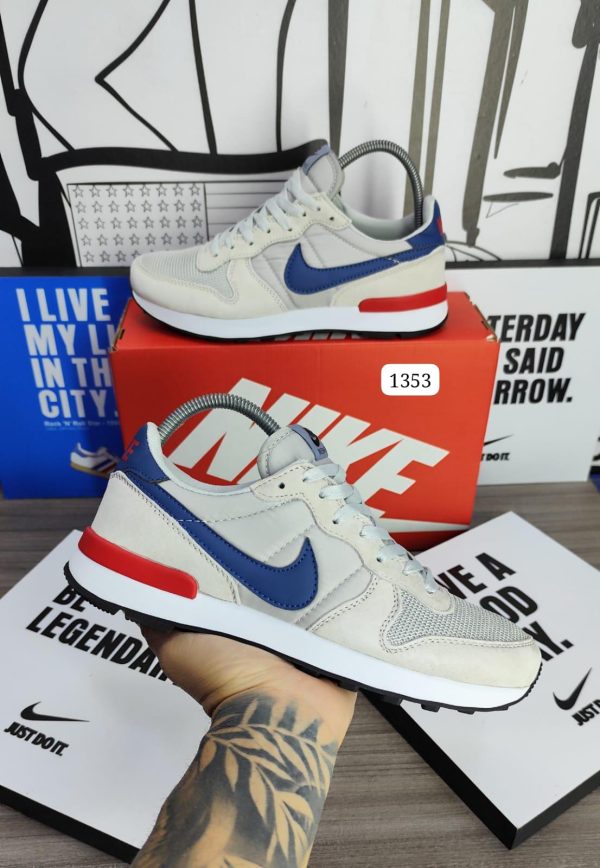 93fa6f49-3507-4632-a6ca-f839c870ece4.jpg NIKE INTERNACIONAL
