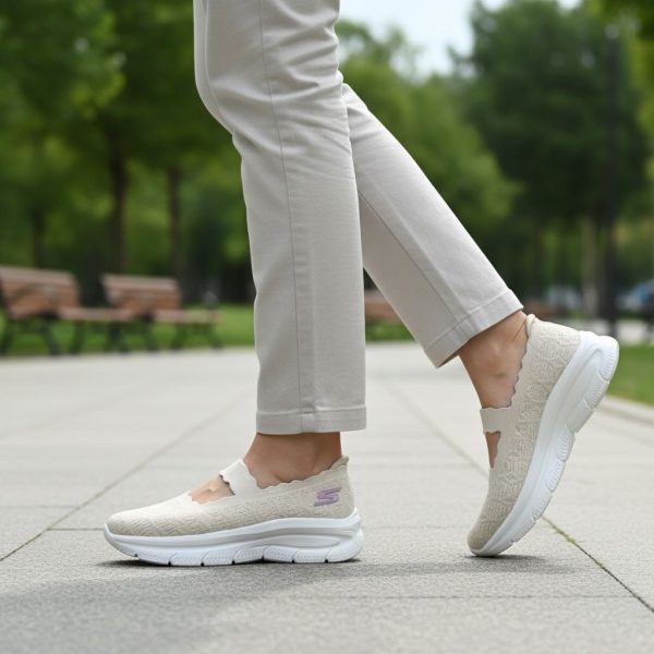 SKECHERS
