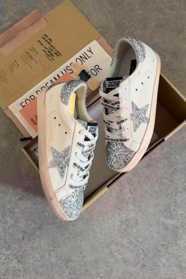 GOLDEN GOOSE