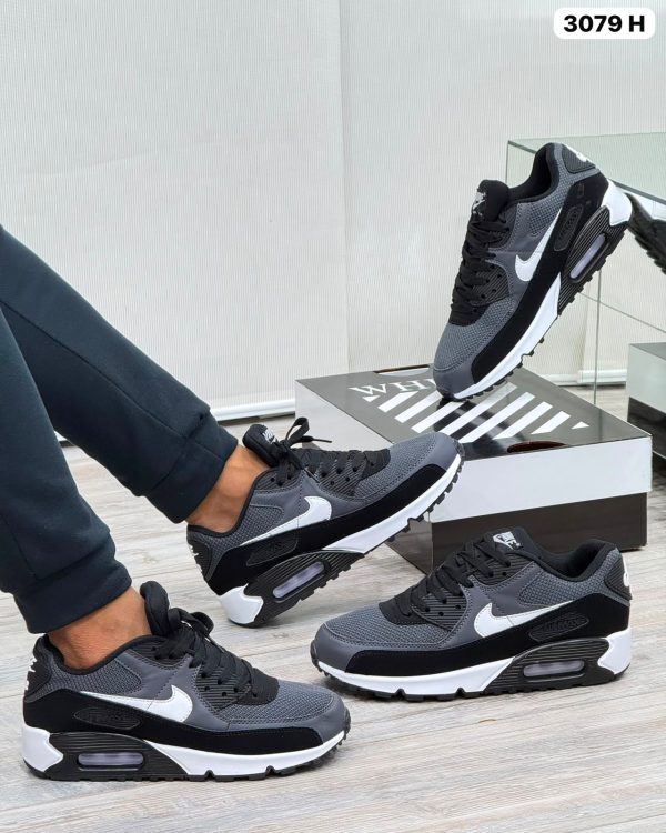 NIKE AIR MAX