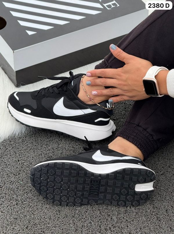 NIKE WAFFLE