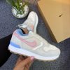 NIKE INTERNACIONAL DAMA