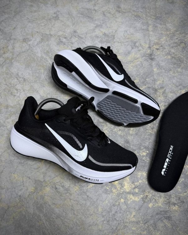 bfd993c6-e47e-4bd2-b788-bf5d256806f3.jpg NIKE AIR ZOOM