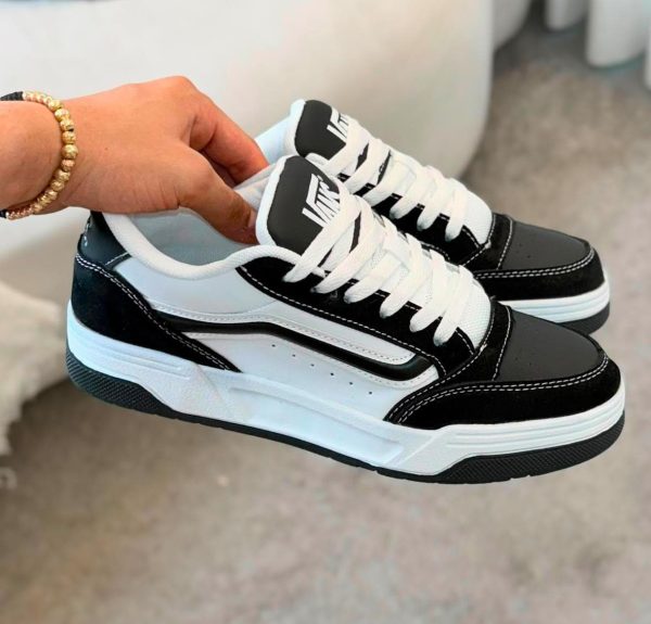 VANS HYLANE