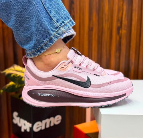 NIKE ZOOM