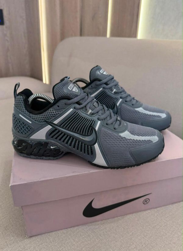 NIKE ULTRA