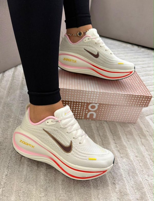 NIKE VOMERO PLUS