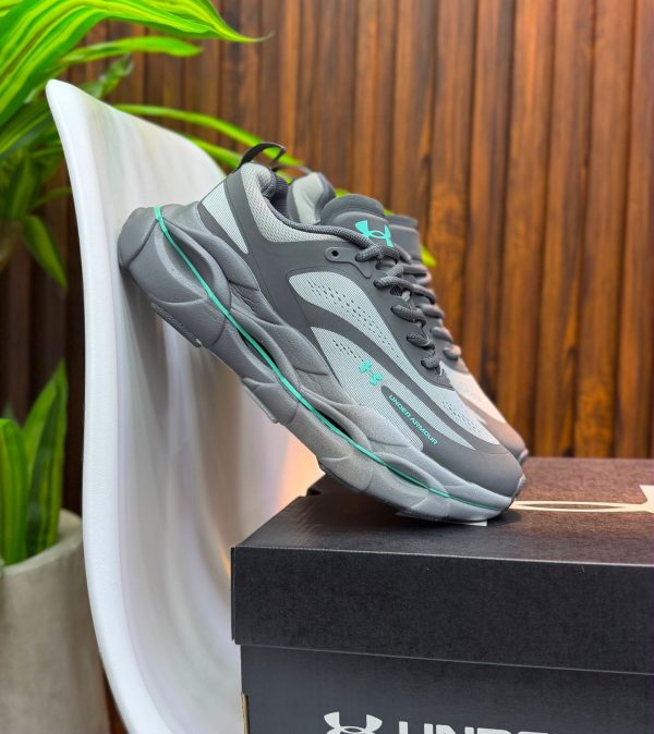 UNDER ARMOUR