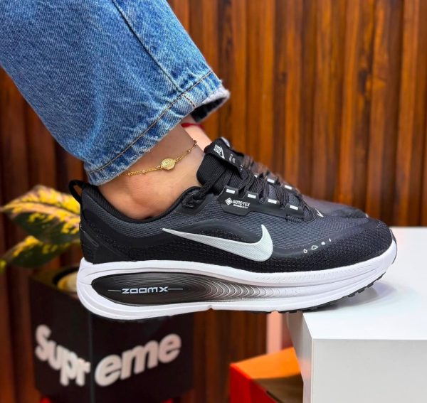 NIKE ZOOM