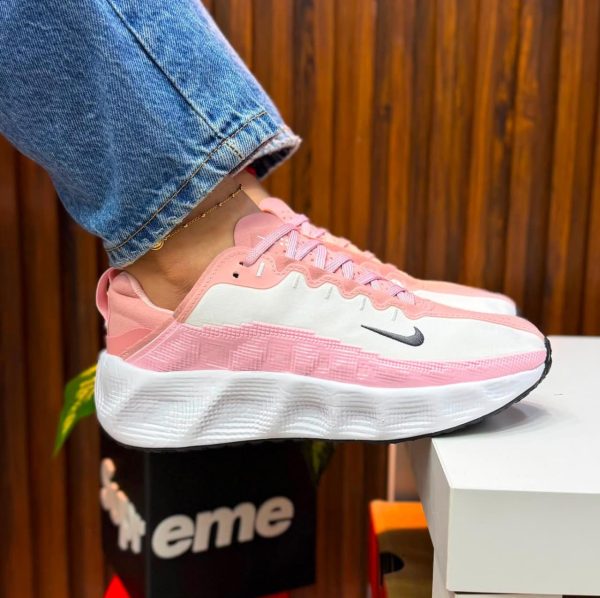 d98b3cab-5606-48bc-85a3-42f23ede4fdc.jpg NIKE AVA