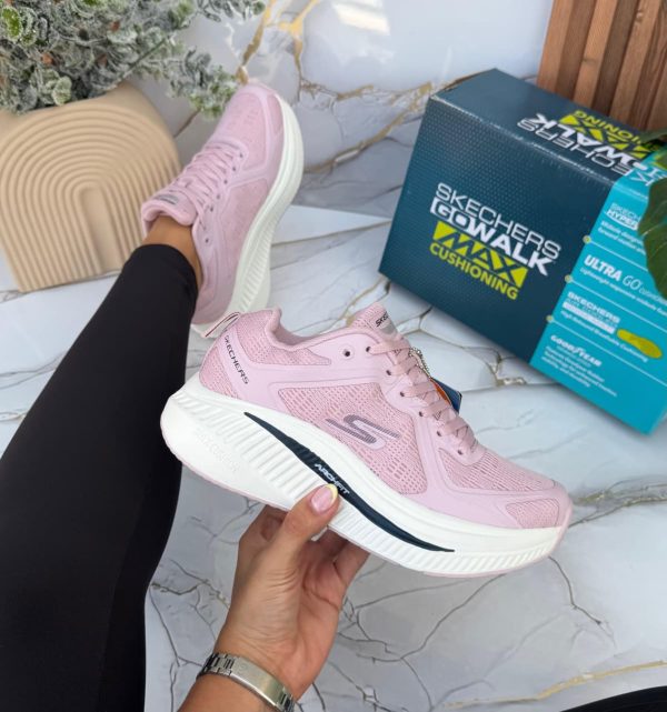 SKECHERS