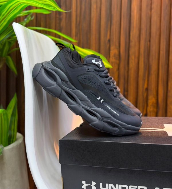 UNDER ARMOUR
