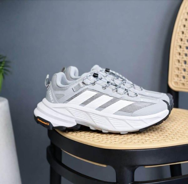 Adds TERREX FREEHIKER