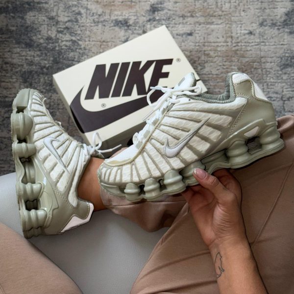 ea0b7c8e-af69-4234-b58e-11ce0d93677d.jpg NIKE SHOX GUSANO