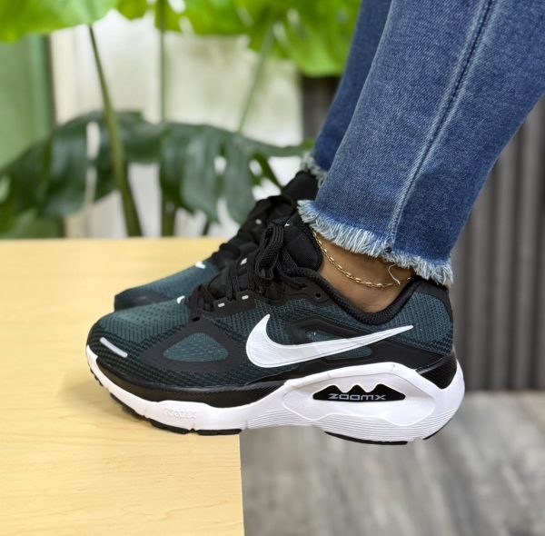 NIKE STRUCTURE PLUS