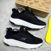 SKECHERS MAX CUSHIONING